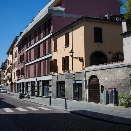 Centro Storico Oltretorrente Lägenhet *